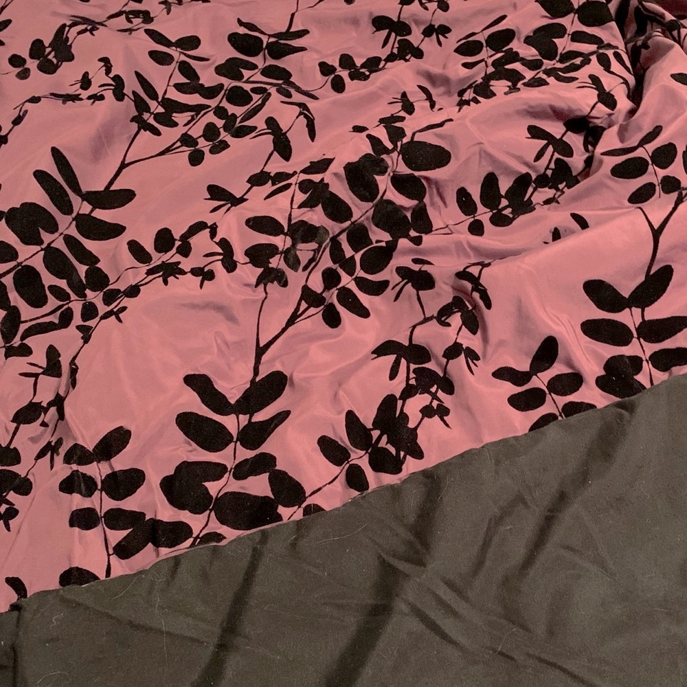 Twin XL comforter (reversible)